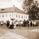 Прибытие Их Императорских Величеств в Саров 17 июля 1903 г.